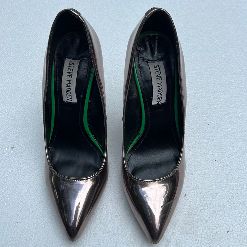 Steve Madden Gunmetal Pumps
